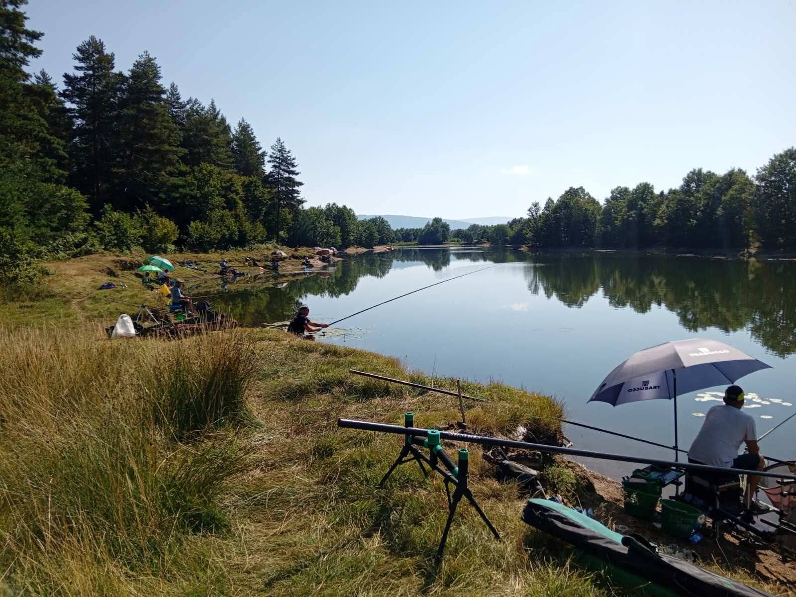 Jezero Alagovac takmičenje u ribolovu