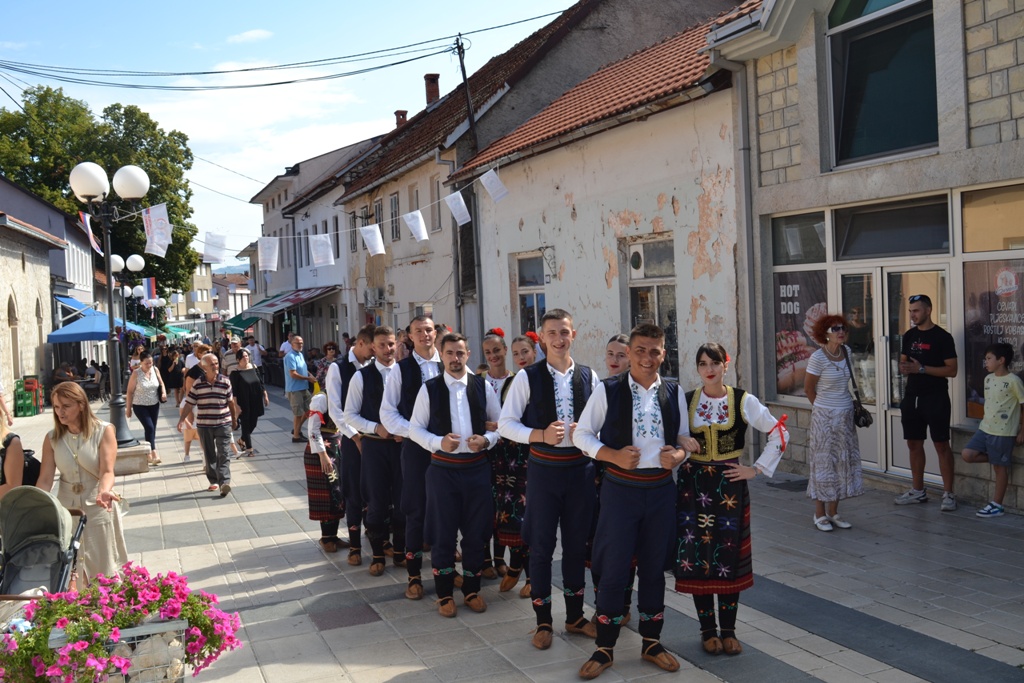 Сајам пољопривредних производа и ручних радиности