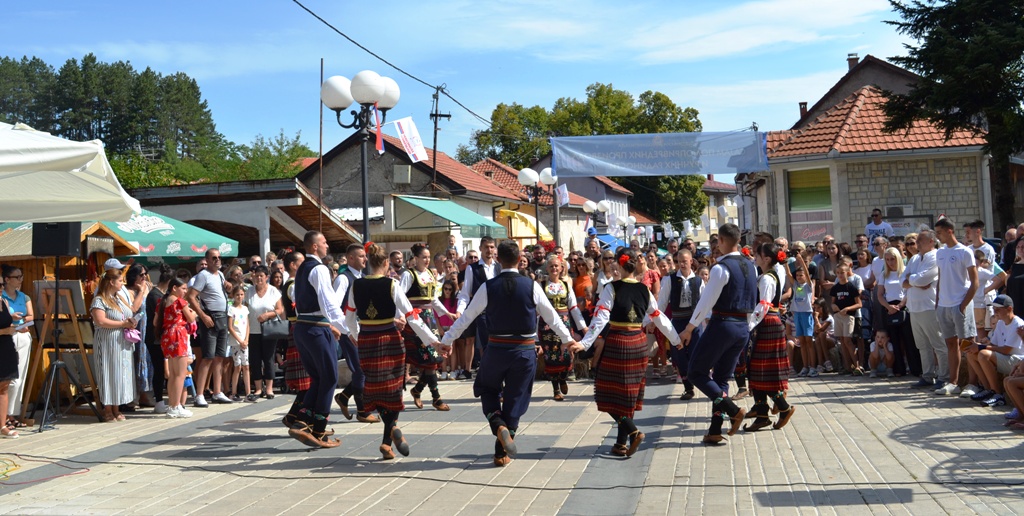 Сајам пољопривредних производа и ручних радиности